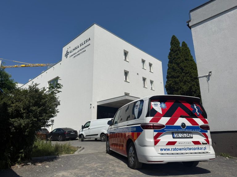 Transport sanitarny po endoprotezoplastyce barków: Opole → Augustów (700 km) | ANKAR