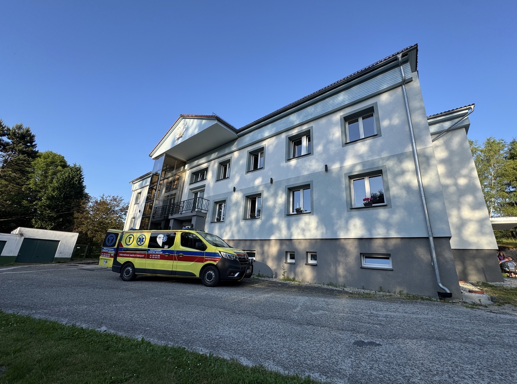 Transport sanitarny pacjentki na wózku – Czechy → Jelenia Góra | ANKAR