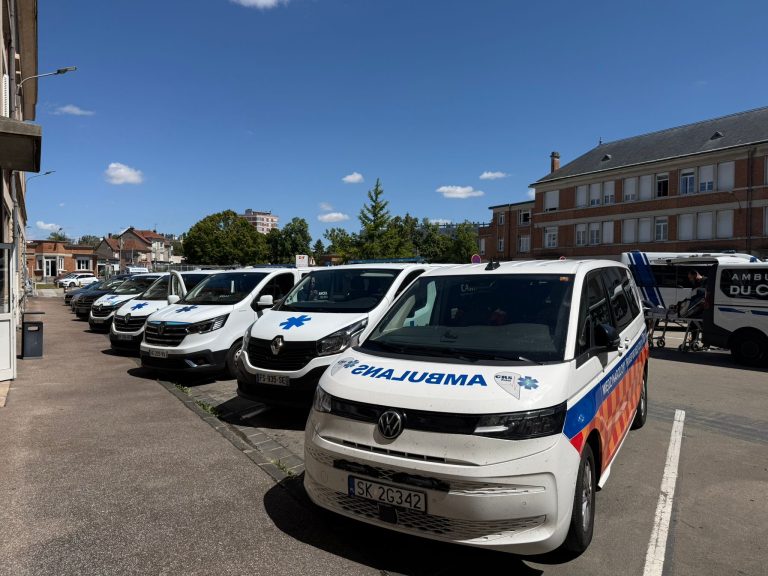 14-godzinny transport leżący pacjentki po skutecznej resuscytacji, defibrylacji i rehabilitacji kardiologicznej z Francji do Polski. Własna flota, własny zespół. Tel. +48 539 333 606.